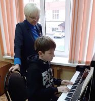 В рамках нацпроекта «Культура» для детской школы искусств в Клинцах закупили музыкальные инструменты