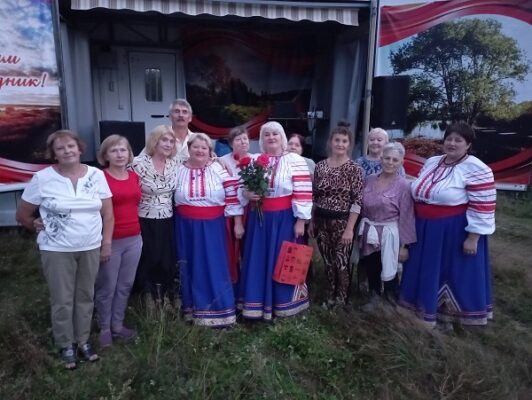 Концертная программа «Осень, привет» порадовала жителей Жуковского района