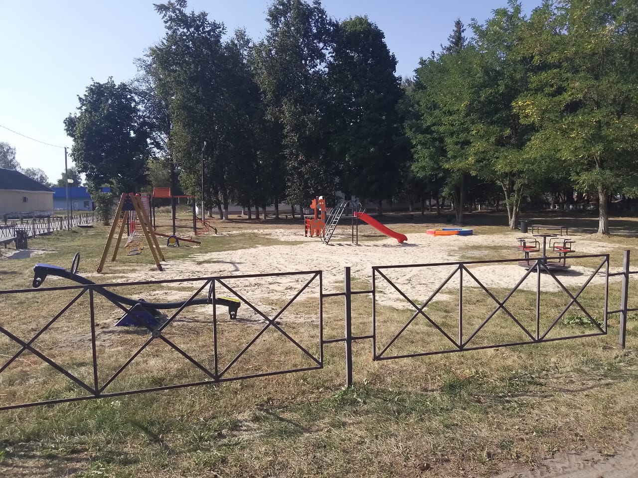 В Кокоревке построили детскую площадку
