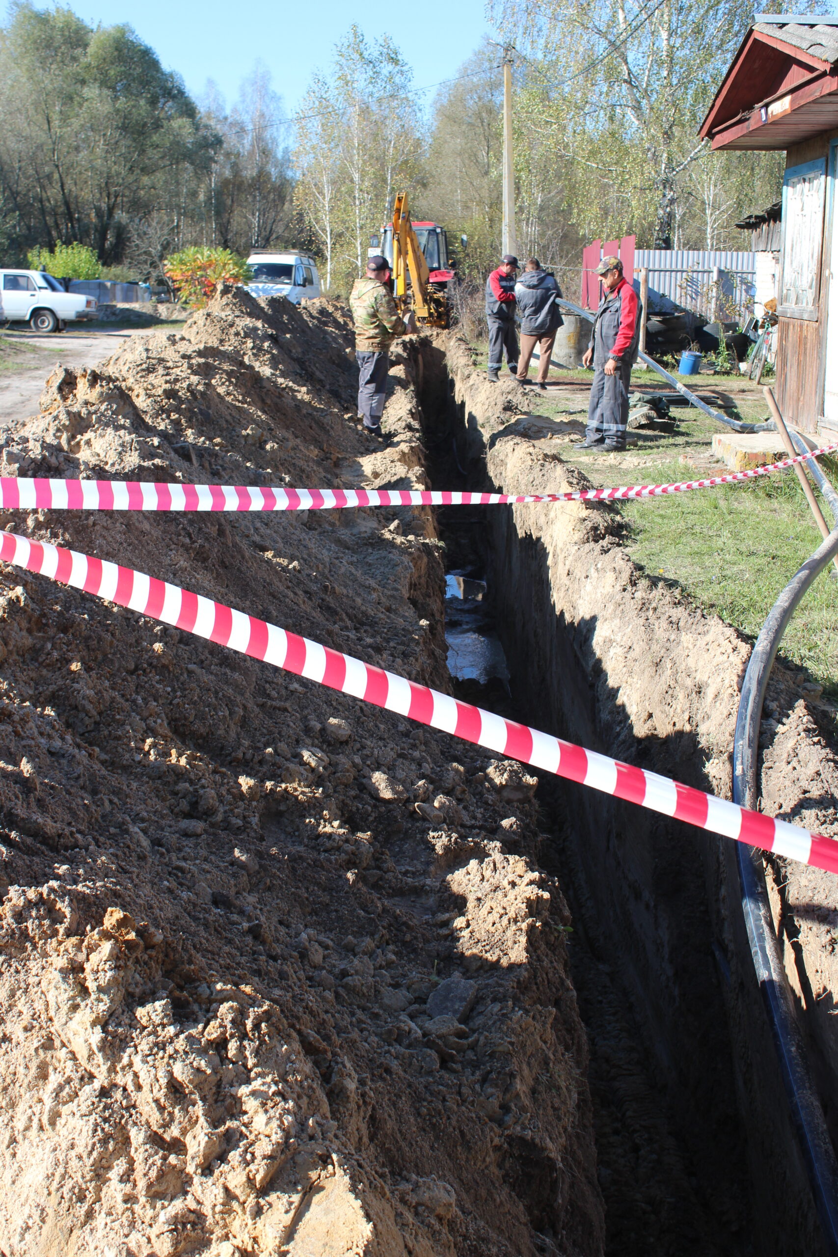На улице Молодежной поселка Суземка проложили водопровод