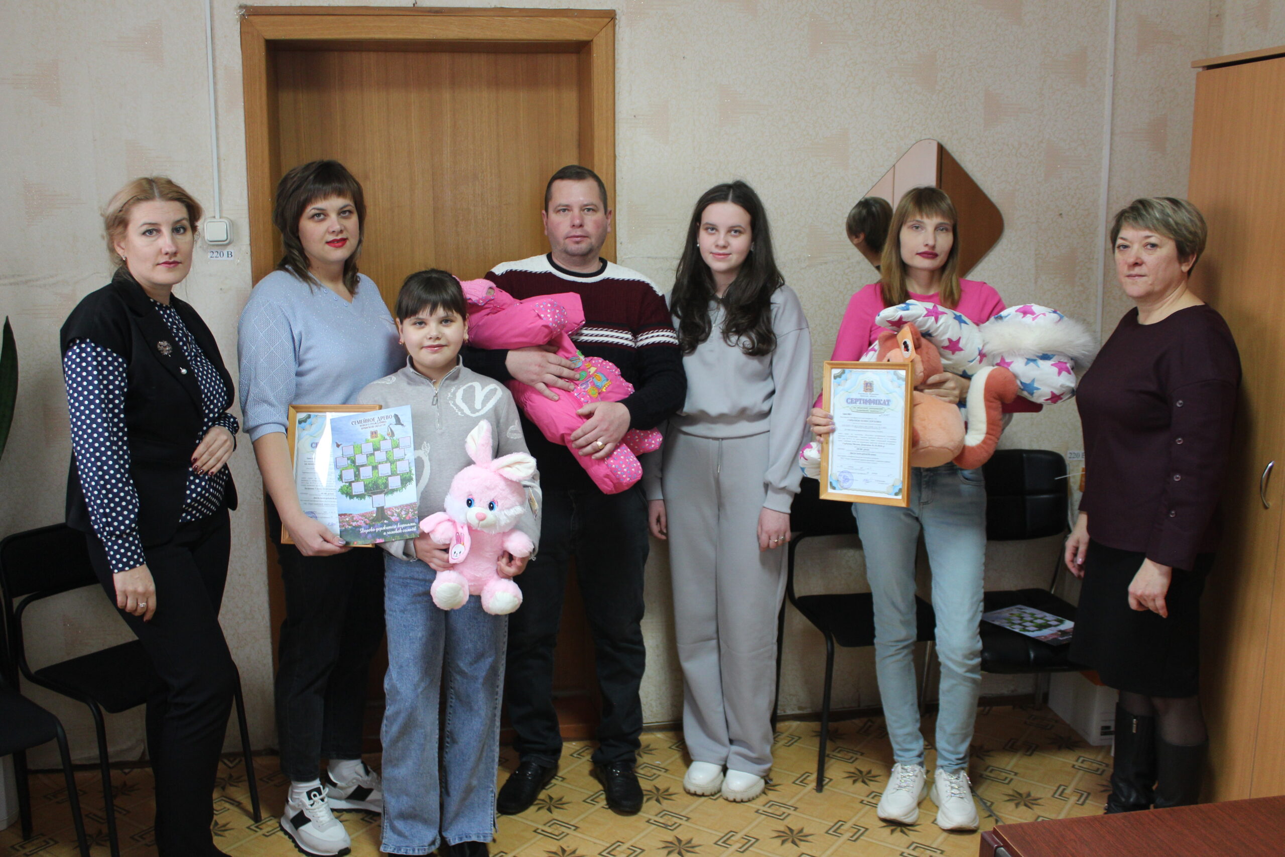 В Суземке многодетным семьям вручили сертификаты на областной маткапитал
