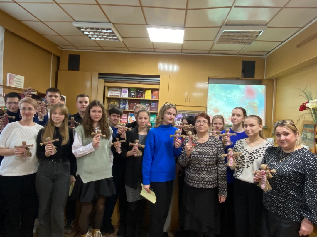 В Суземской библиотеке прошел урок декоративно-прикладного искусства