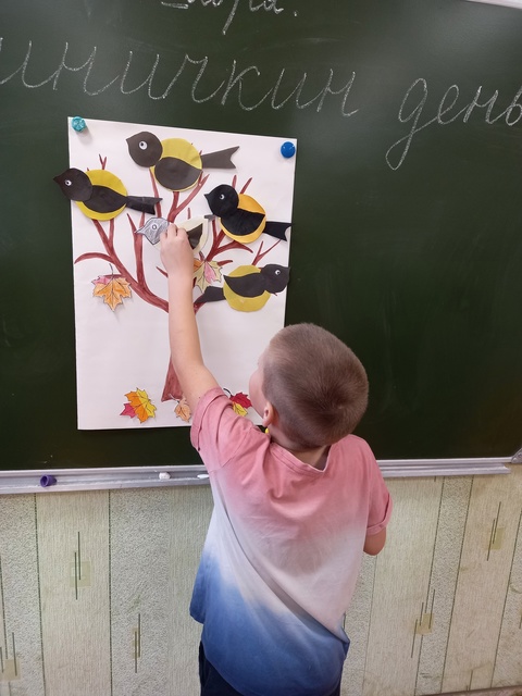 Юные читатели Селеченской библиотеки отметили Синичкин день