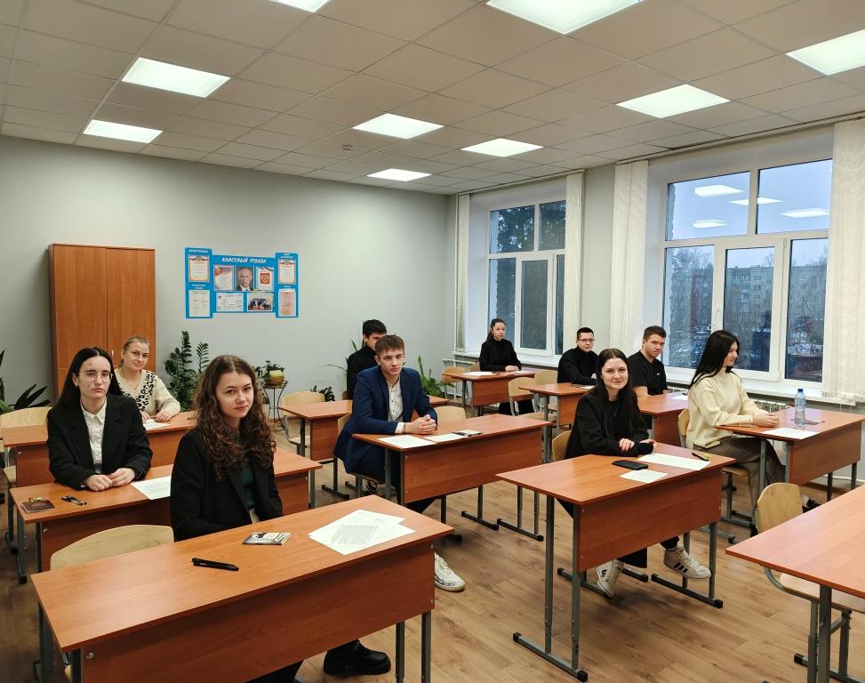 Выпускники написали итоговое сочинение