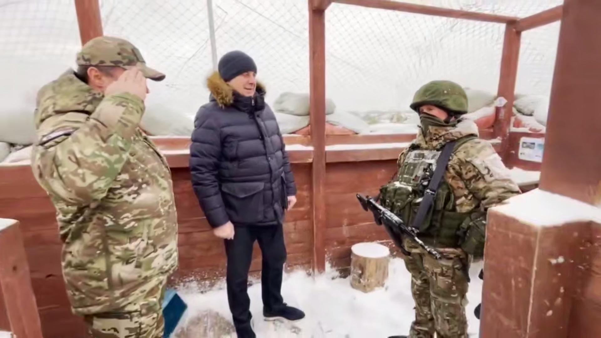 Губернатор Брянской области Александр Богомаз посетил взводно-опорный пункт БАРСов на линии соприкосновения