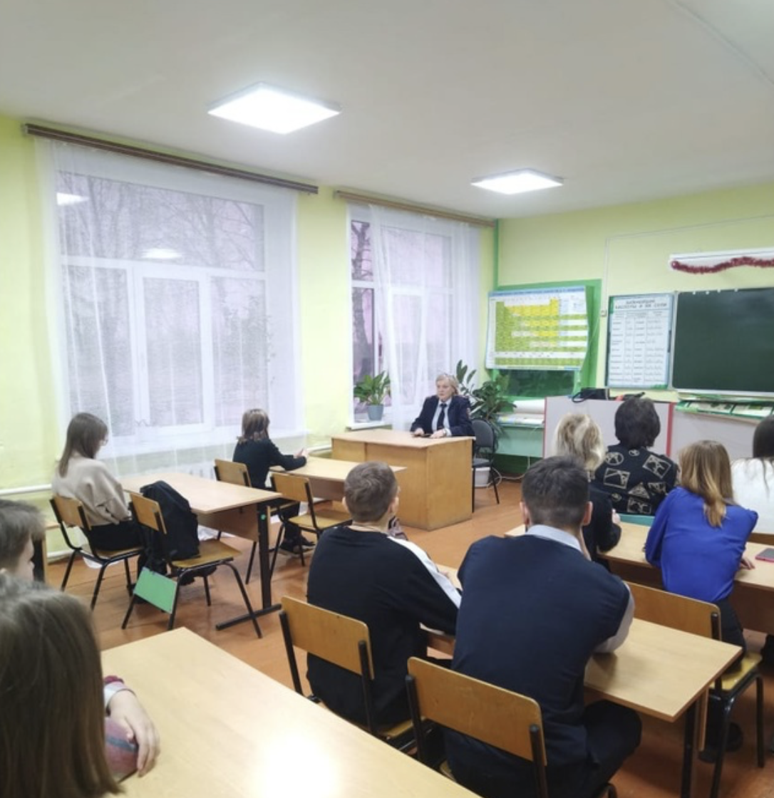 Инспектор полиции в Алешковичской школе: забота о безопасности и здоровье