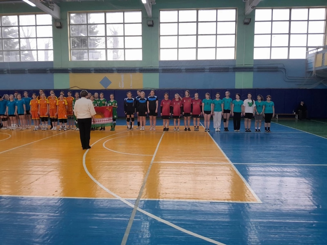 Юниорки из Холмечской СОШ представили Суземский район на Первенстве региона по мини-лапте