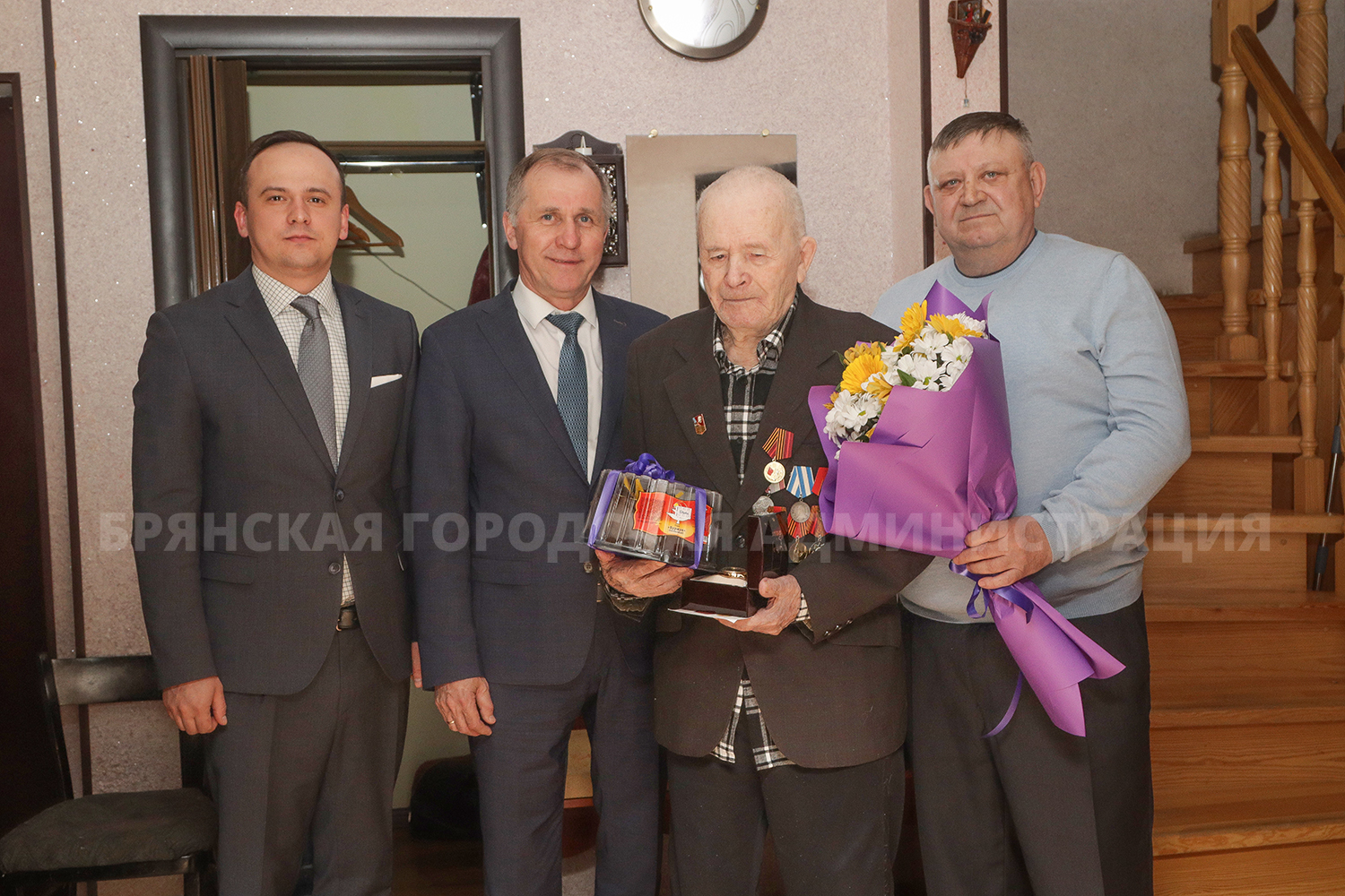 Ветеран Великой Отечественной войны из Брянска Валентин Козельцев отметил 98-летие