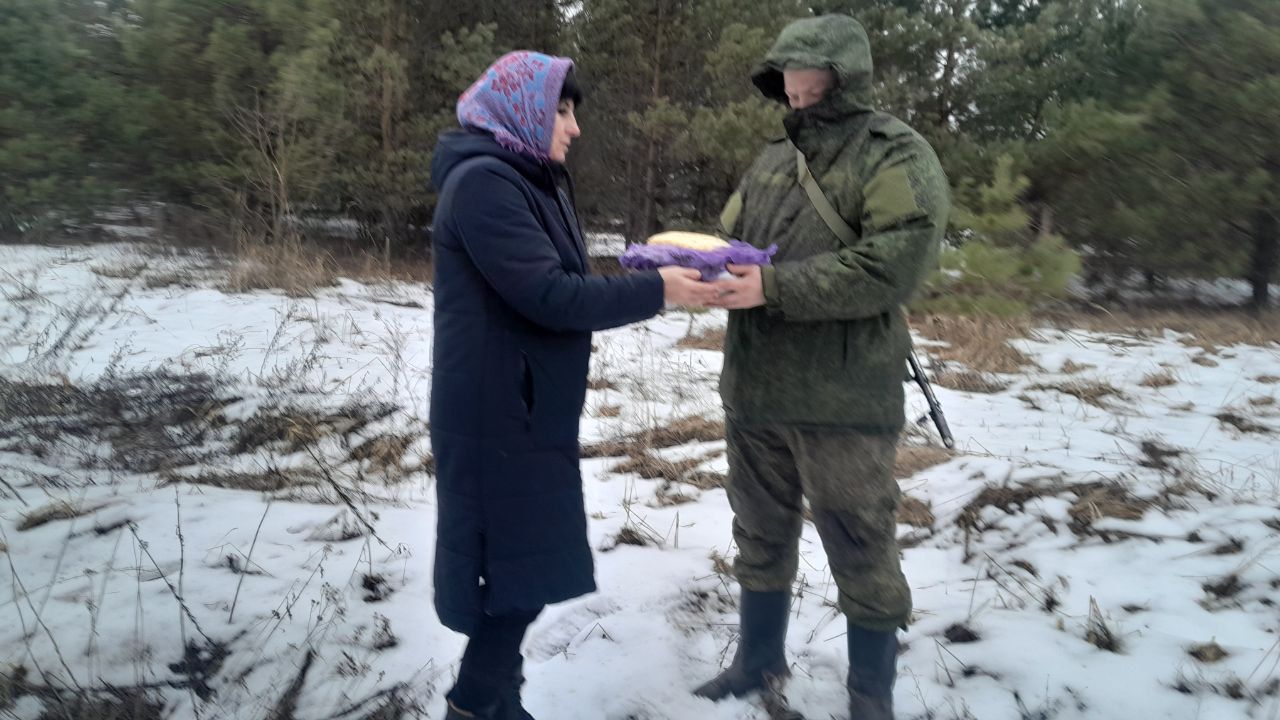 Новопогощенский СДК поздравил военнослужащих с Масленицей 