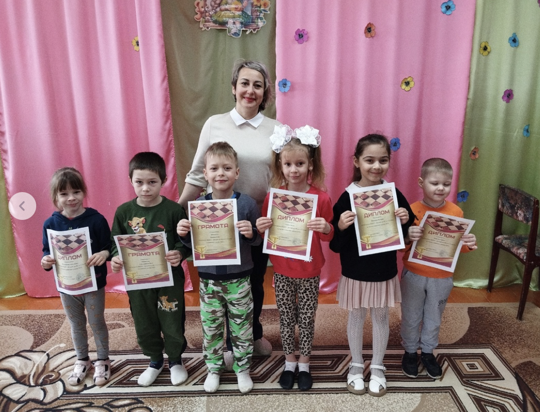В детском саду «Журавушка» прошел шашечный турнир для юных интеллектуалов