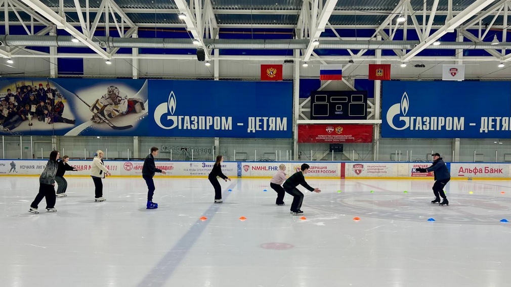В Брянске провели урок фигурного катания для детей защитников Отечества