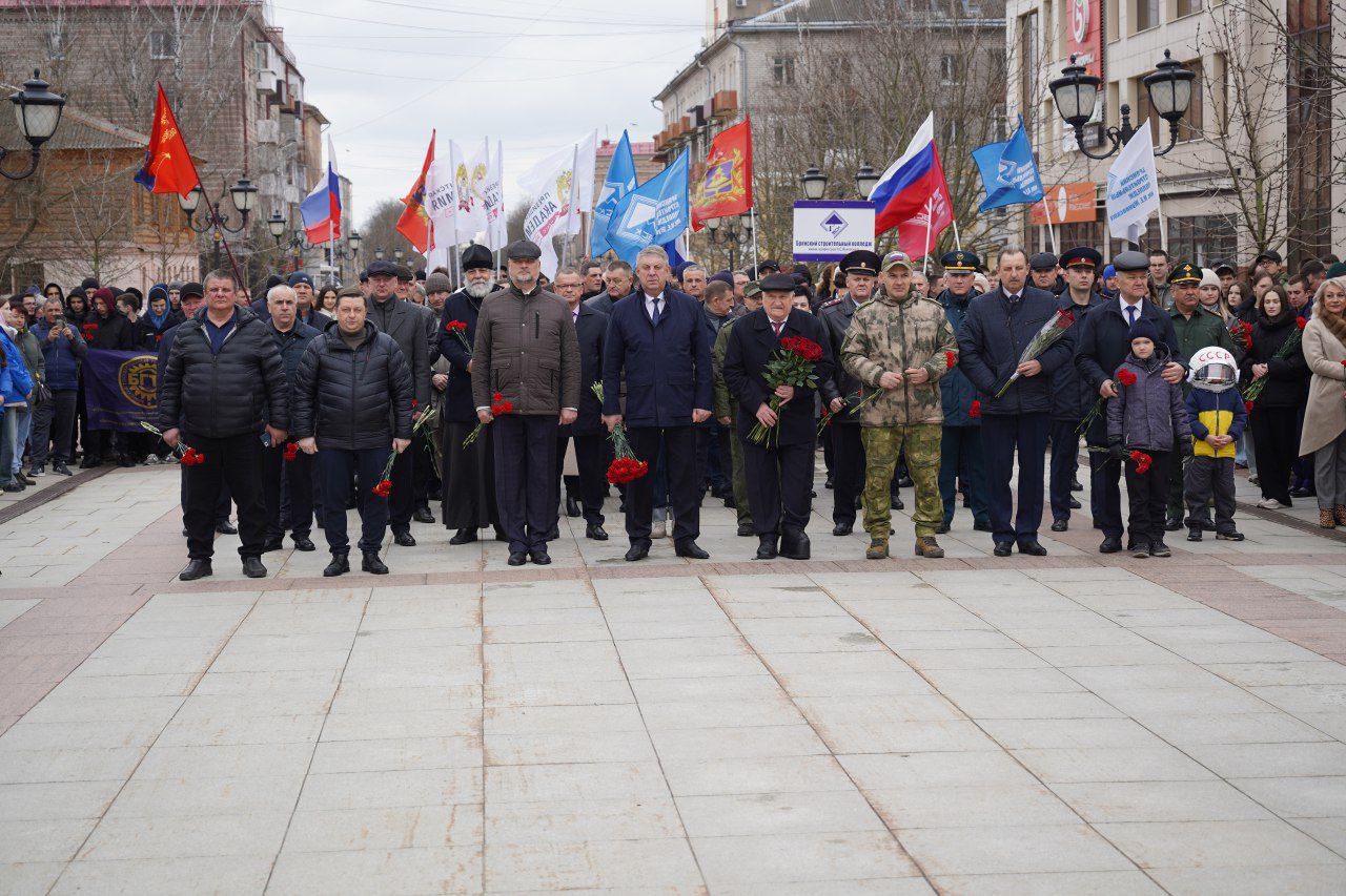 В День космонавтики Богомаз поздравил защитников брянского неба