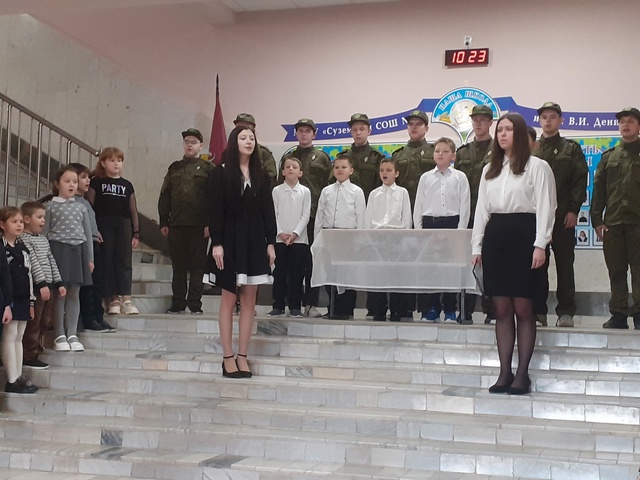 В Суземской школе №2 открыли «Парту героя» в честь Андрея Сальникова