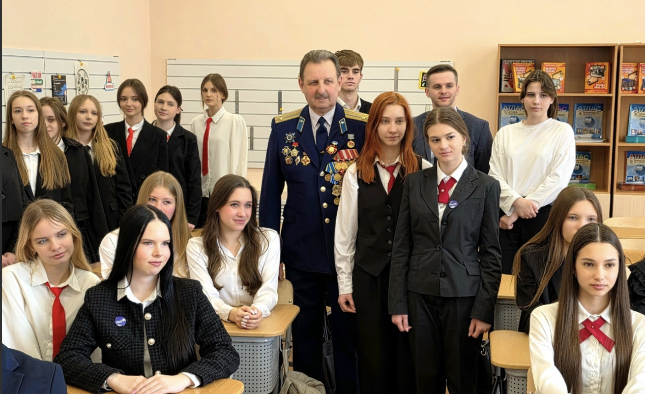 В Центре «Перспектива» прошла встреча брянских ветеранов авиации с молодежью