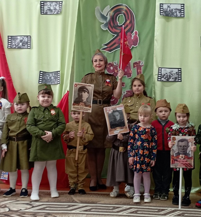 Воспитанники «Журавушки» стали участниками шествия «Бессмертный полк»