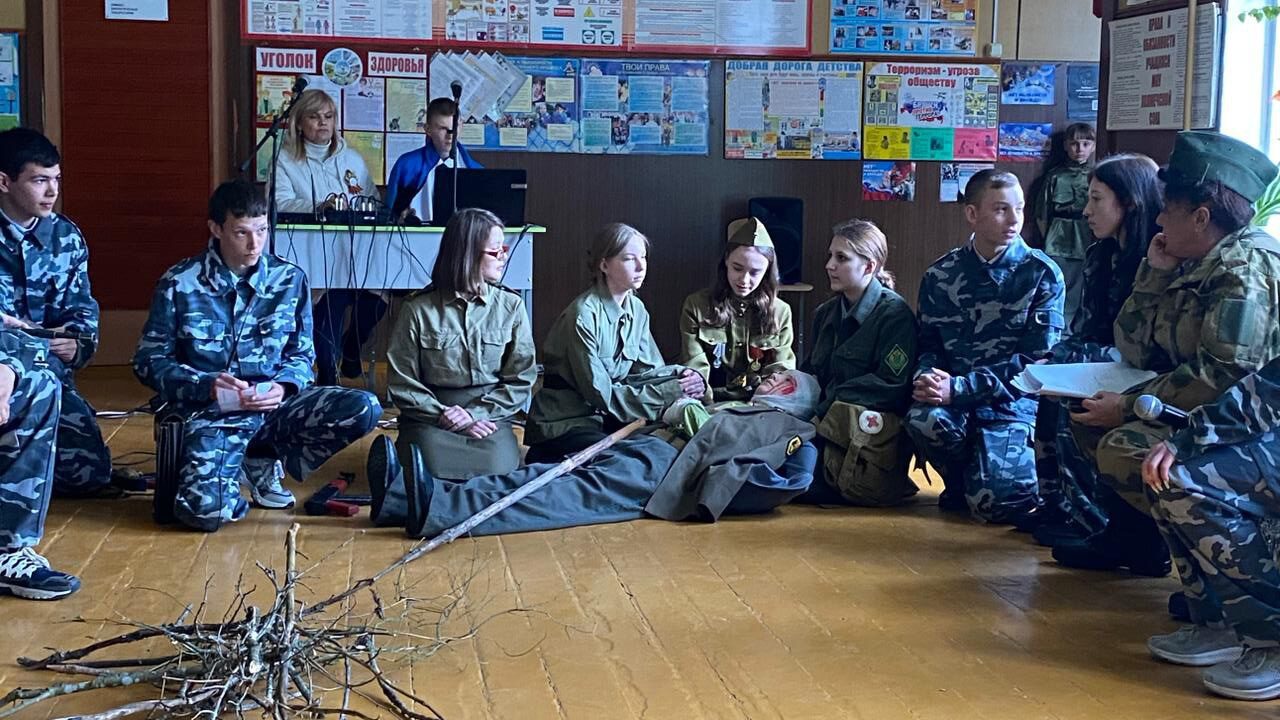 В Холмечской школе состоялось театрализованное представление «Поклонимся великим тем годам…»