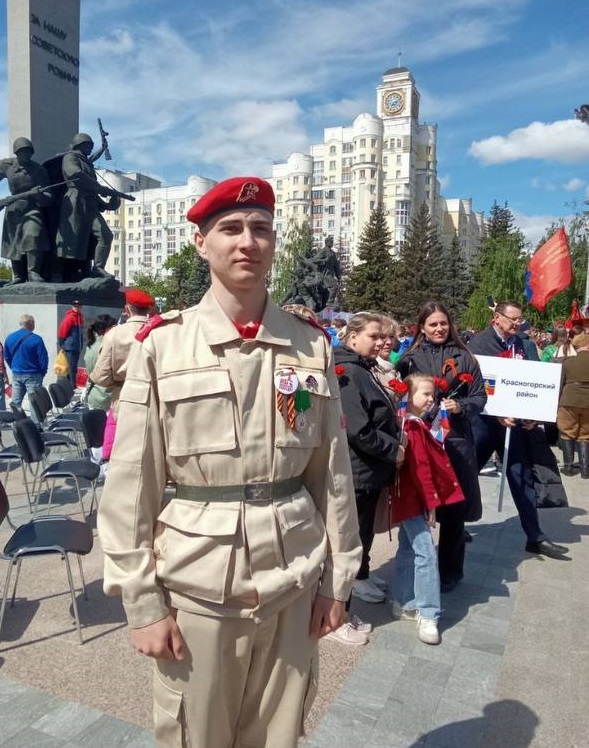 Суземский юнармеец принял участие в областном параде в День Победы