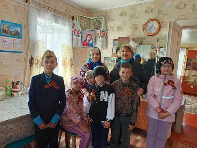 В Селечне прошла акция «Поздравление детей войны с Днем Победы»