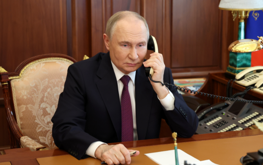 Путин поговорил по телефону с Белозеровым и Богомазом в связи с ЧП под Брянском