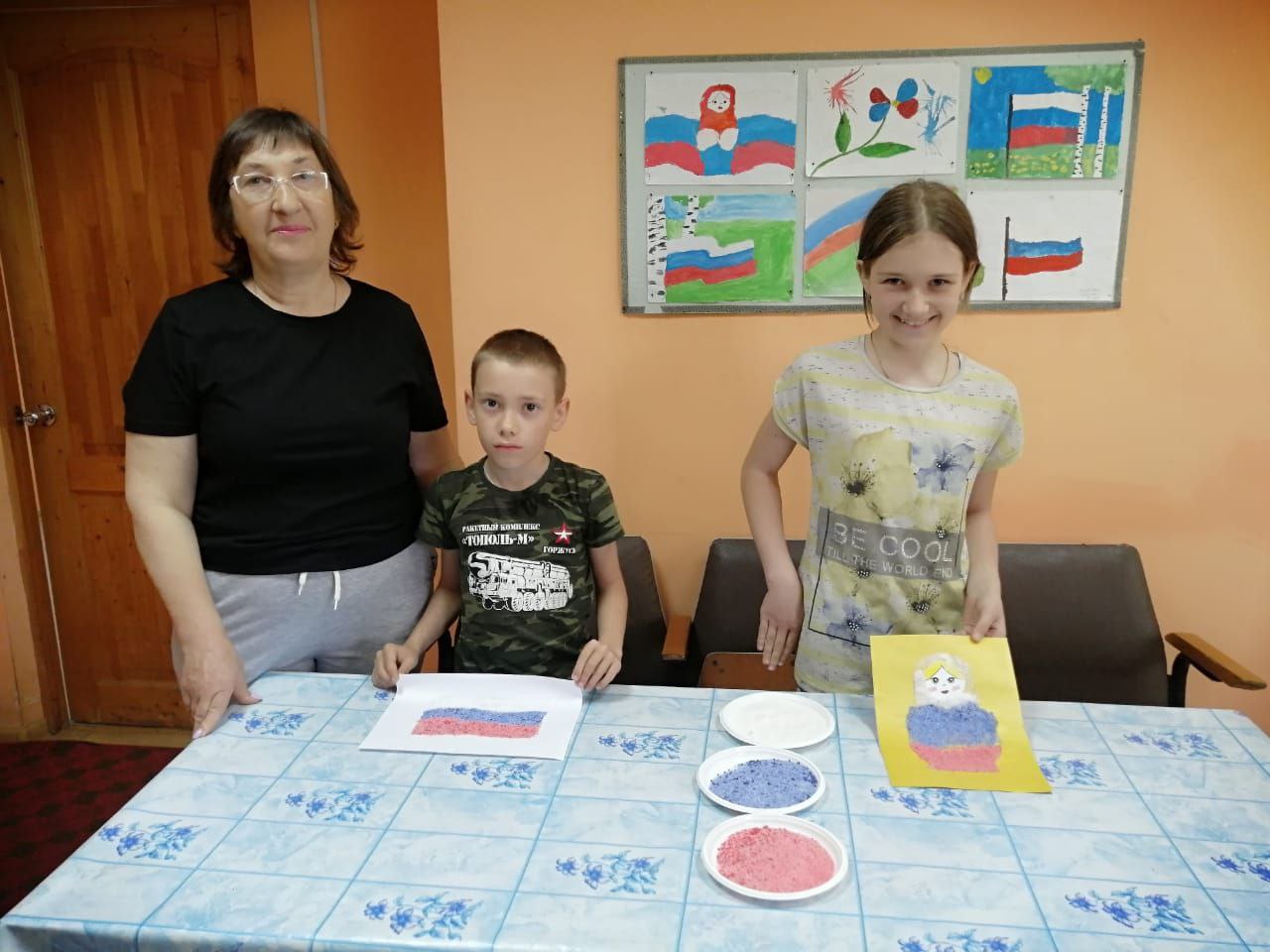 В Алешковичском Доме культуры состоялся  мастер-класс «С Днем рождения, Россия!»