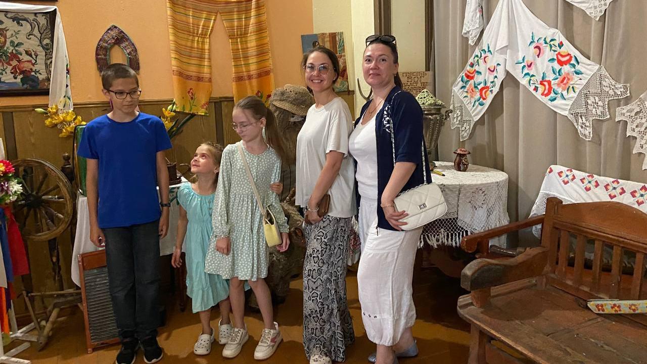 В Кокоревке провели экскурсию по комнате крестьянского быта