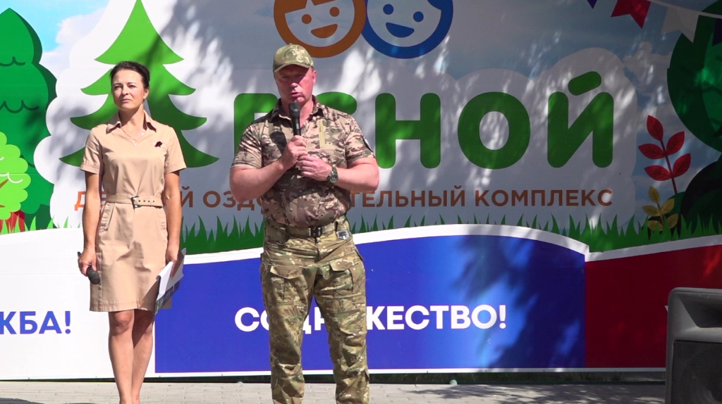 Командир подразделения «БАРС-Брянск» Сергей Антошин побеседовал с юнармейцами