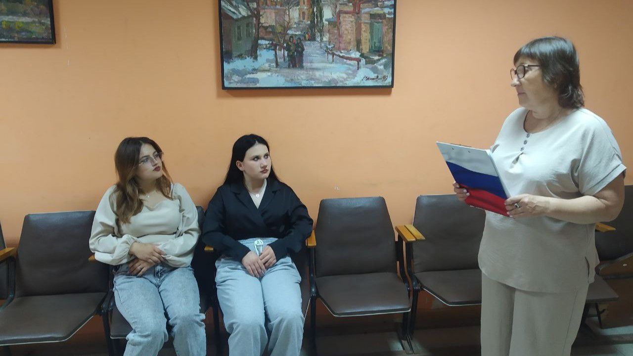 В Алешковичском Доме культуры прошел информационный час «О той войне…»