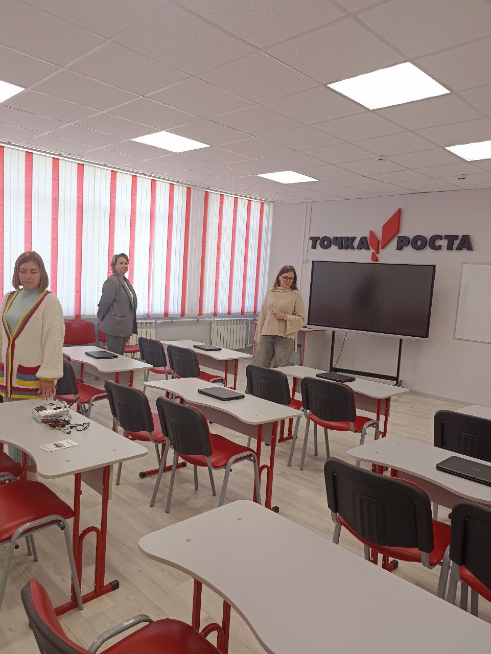 Рабочая группа партии «Единая Россия» проверила итоги капремонта школы