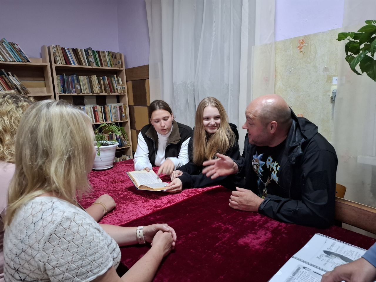 В Невдольском Доме культуры провели беседу о буллинге среди молодежи
