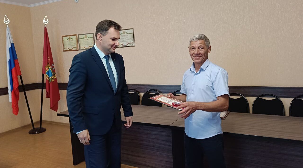 Торжественное вручение областных наград состоялось в администрации Суземского района