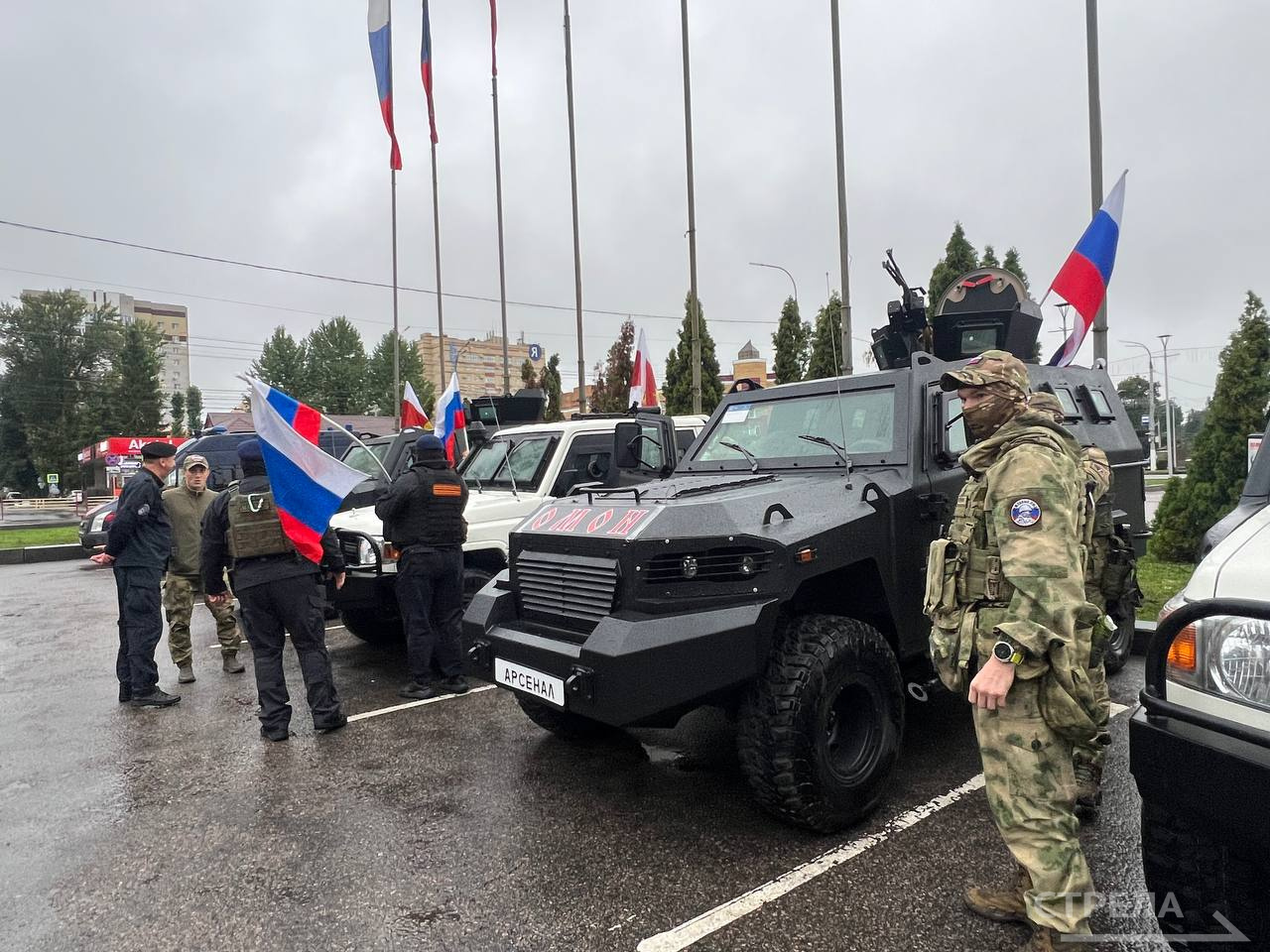 В Брянске прошел праздничный автопробег в честь Дня Государственного флага России