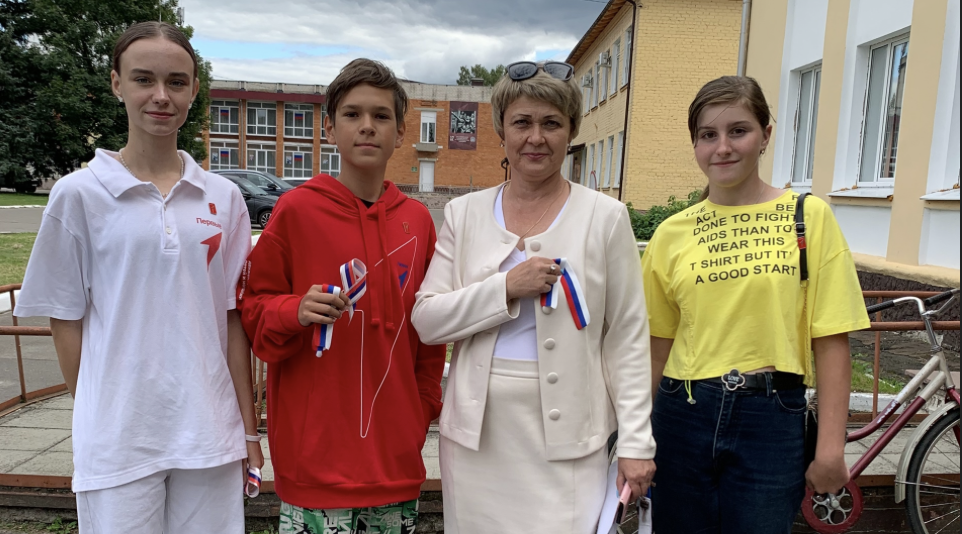 Активисты «Движения Первых» стали участниками Всероссийской акции «Символ народа»