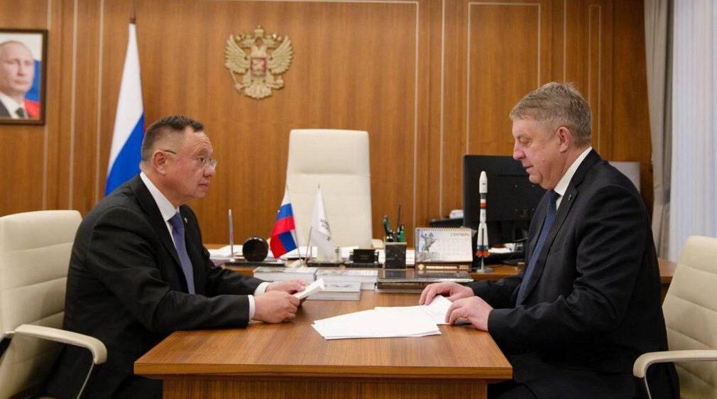 Александр Богомаз провел рабочую встречу с министром строительства и ЖКХ РФ Иреком Файзуллиным
