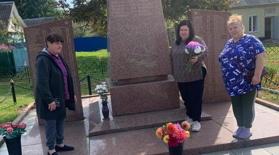 В Холмечах почтили память освободителей Брянщины