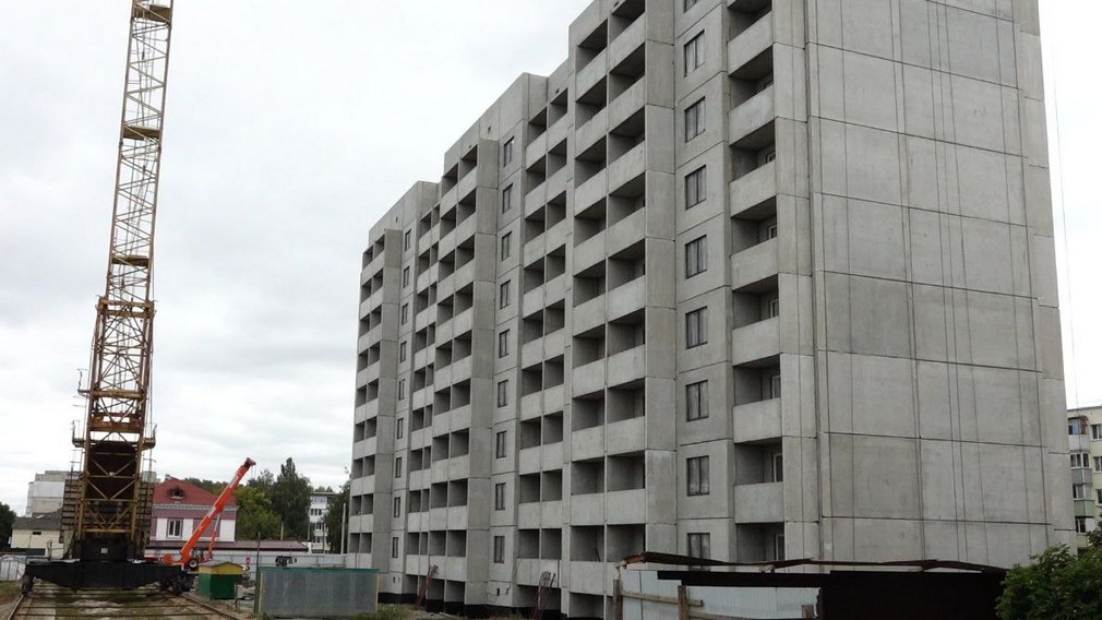 В Брянске завершается строительство 9-этажного дома с социальными квартирами