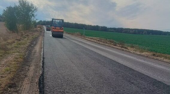В Клинцовском районе продолжается дорожный авторемонт