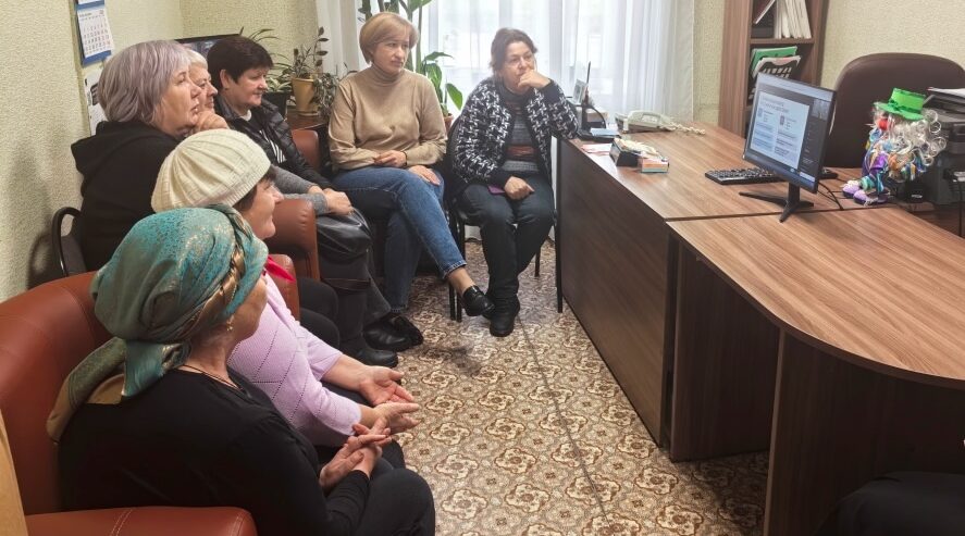 Суземских пенсионеров обучали финансовой грамотности