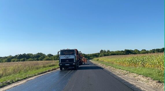 В Стародубском районе продолжается ремонт участка дороги Нижнее-Истровка-Елионка