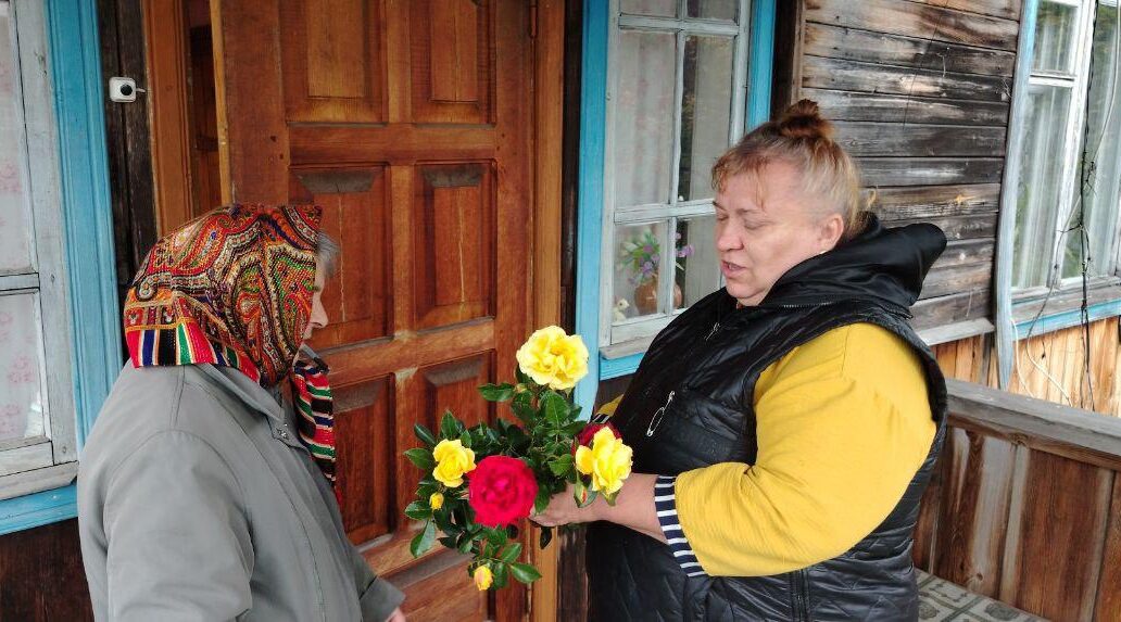 Холмечский ДК провел акцию в честь Дня пожилого человека