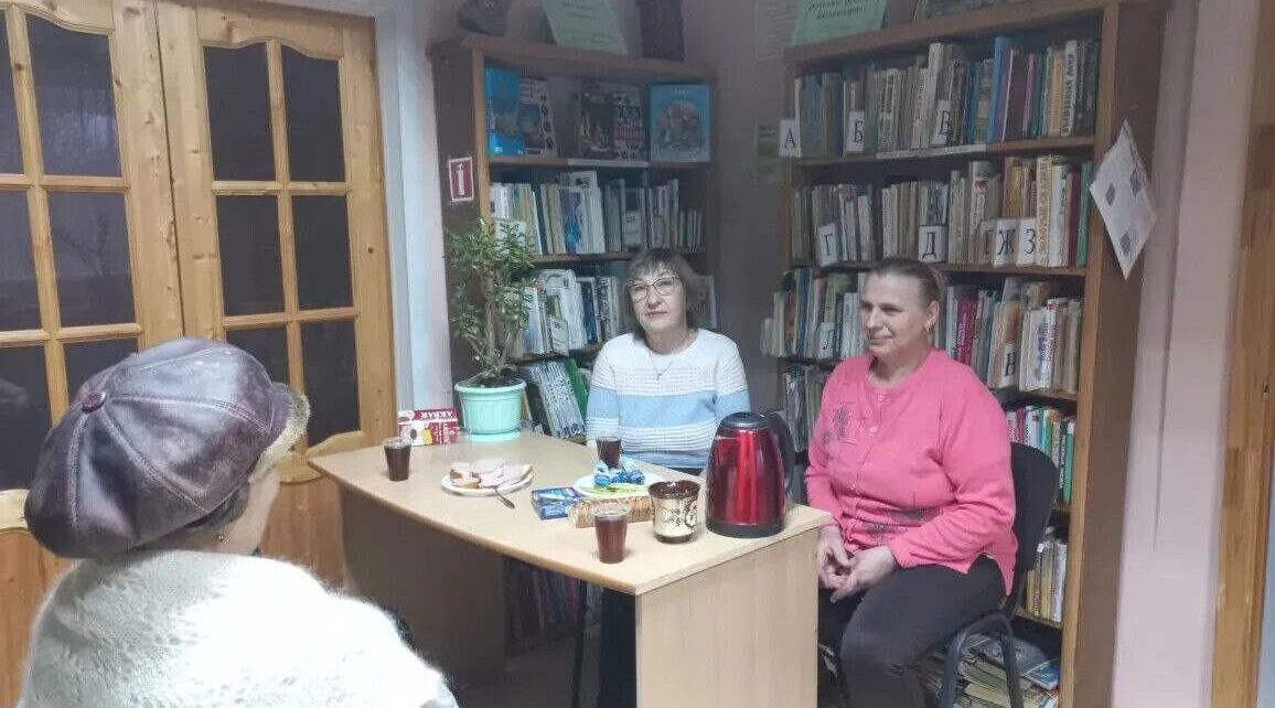 В Алешковичском ДК провели литератуно-музыкальный праздник ко Дню пожилых людей