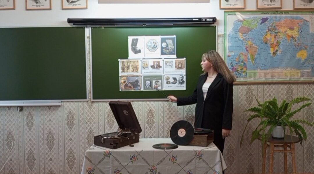 Школьница из Кокоревки победила на муниципальном этапе конкурса юных экскурсоводов