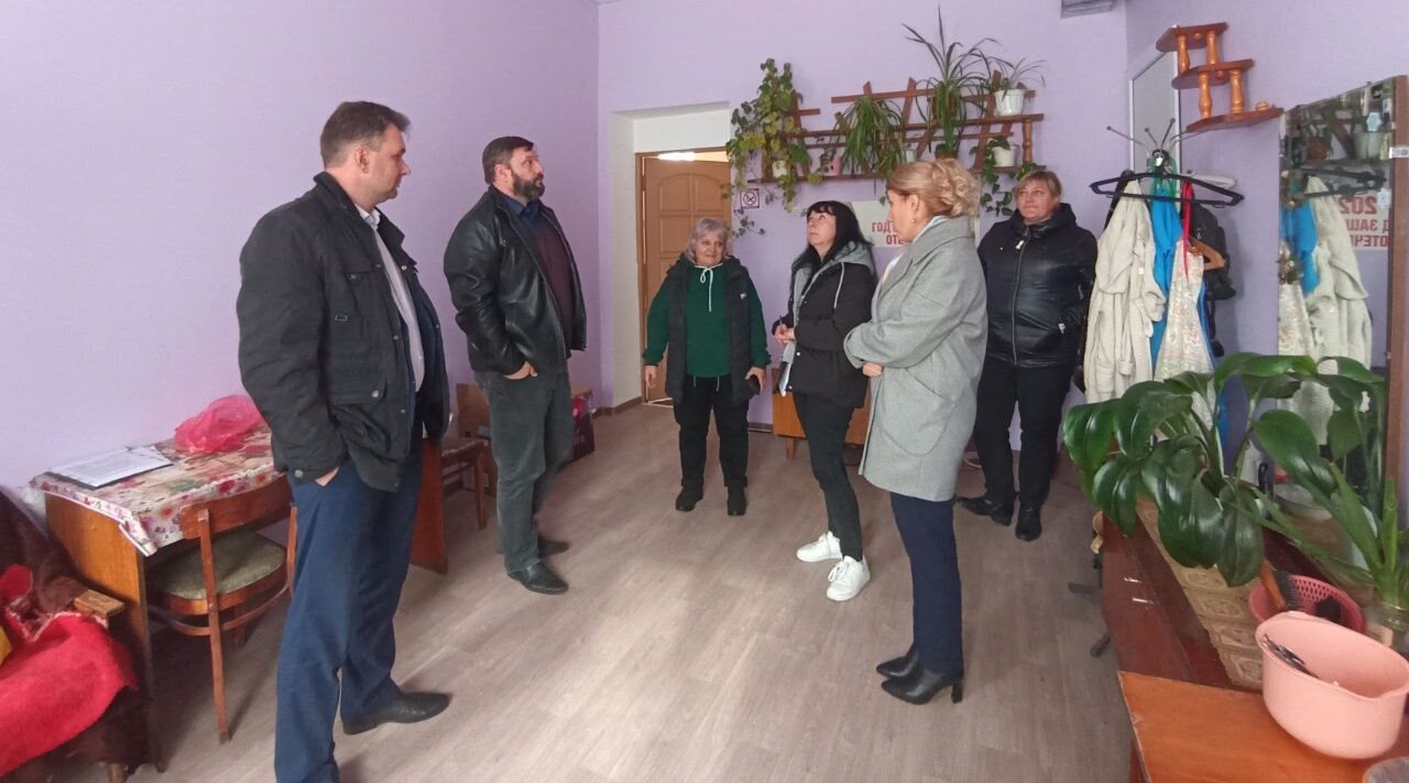 На площадке Невдольского СДК обсудили качество ремонта здания
