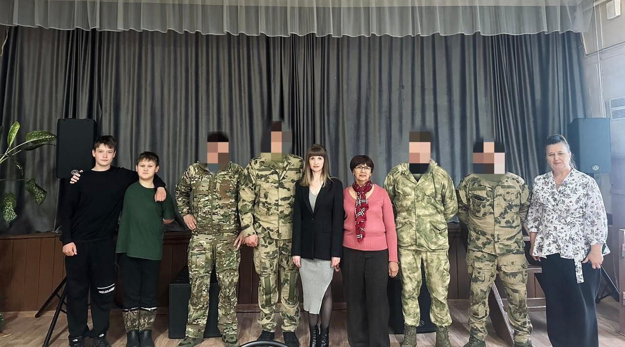 Встречу за круглым столом в Холмечском СДК посвятили Героям нашего времени