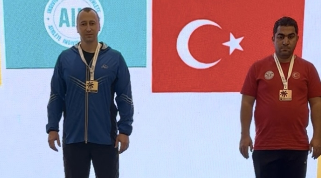 Брянский атлет завоевал золото на Чемпионате мира по пауэрлифтингу в Турции