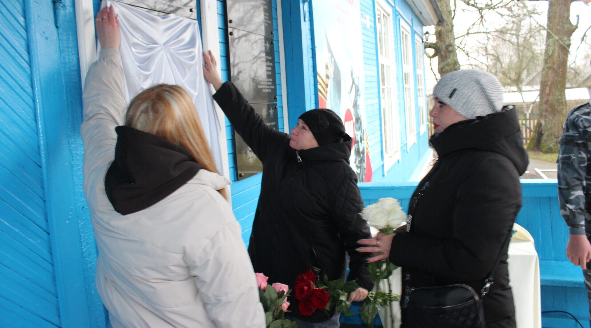 В Холмечах увековечили память Михаила Кузьмичева