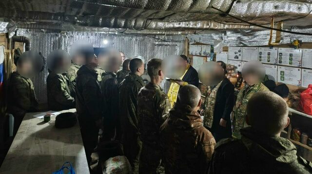 Священники Брянской епархии побывали в гостях у защитников границы