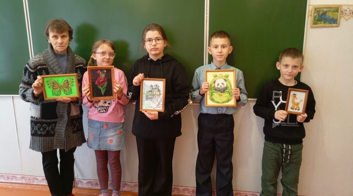 В Селеченской школе Всемирному дню рукоделия посвятили мастер‑класс «Сделано с душой»