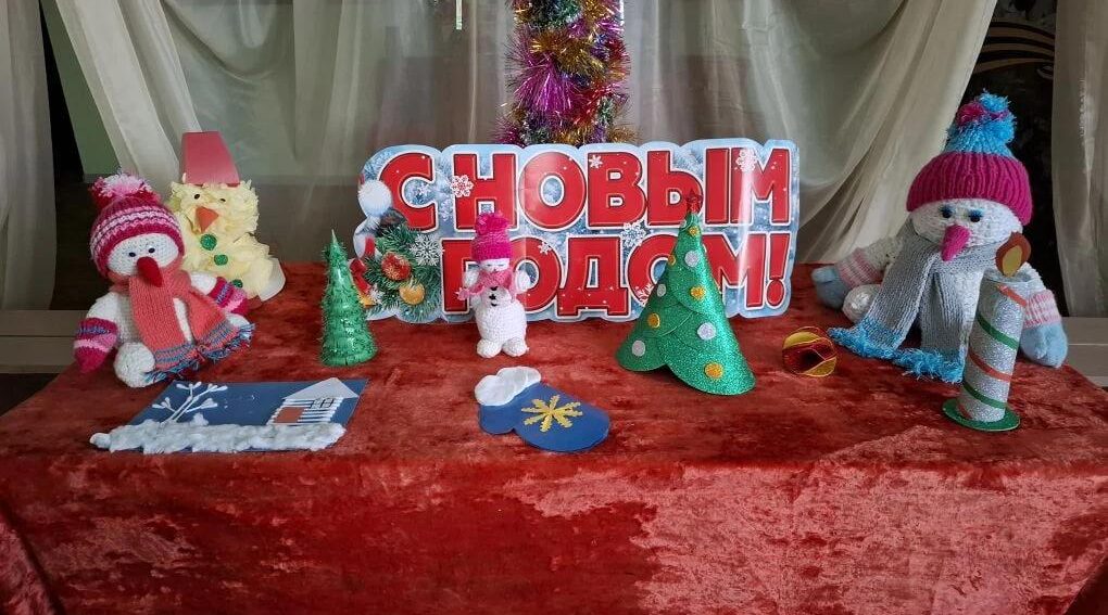 В Невдольском Доме культуры открылась выставка «Зимняя сказка» 