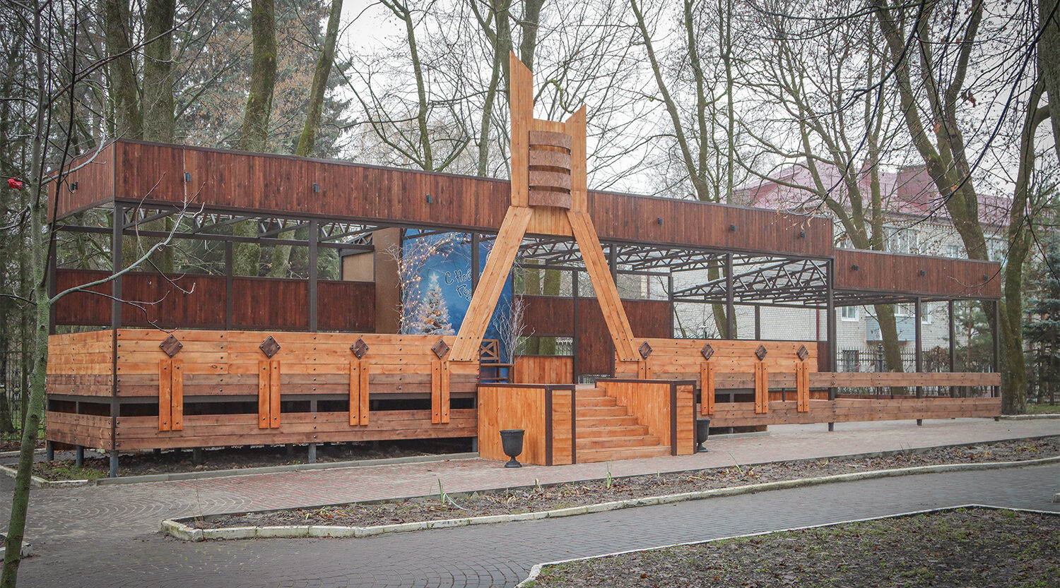 В брянском парке имени Толстого появилась сцена для поэтов и бардов