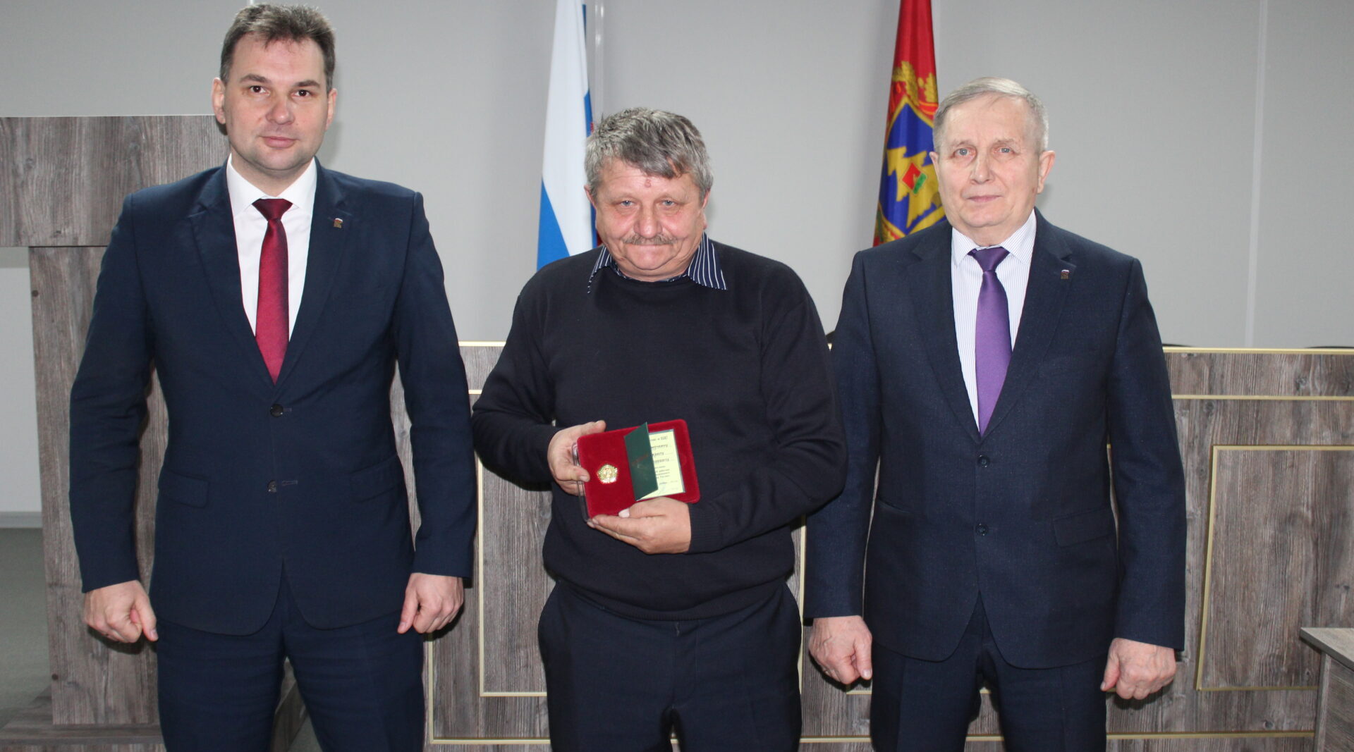 На заседании райсовета наградили тружеников села